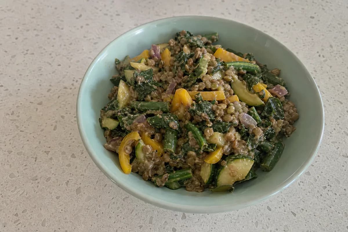 Tahini-Linsen-Gemüse-Pfanne
