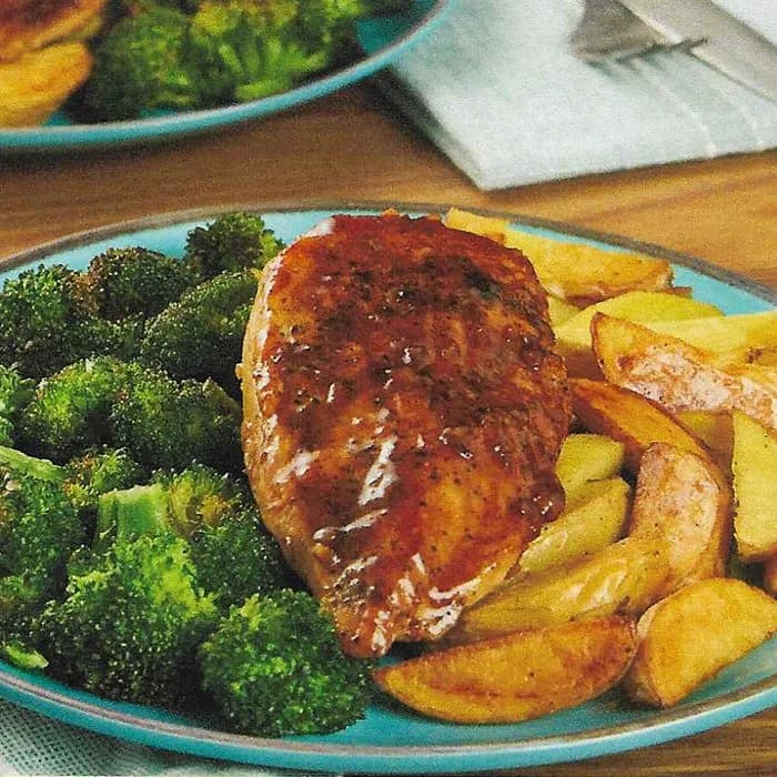 Honig-Balsamico-Hähnchen mit knusprigem Brokkoli und Kartoffeln