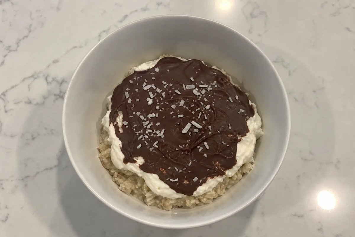Bounty-Porridge mit Skyr